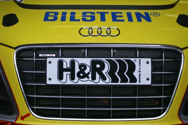 VLN 2015 Lauf 7 - Boxengasse - Audi R8 Bilstein